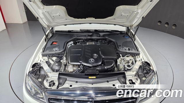 Mercedes-Benz E-Class 2017 — photo 6