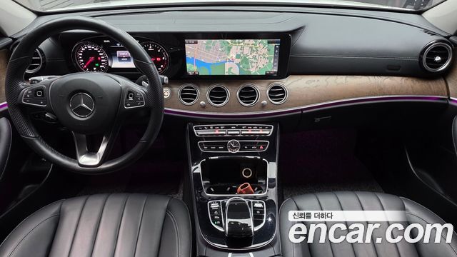 Mercedes-Benz E-Class 2017 — photo 7