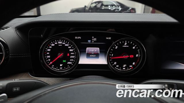 Mercedes-Benz E-Class 2017 — photo 8