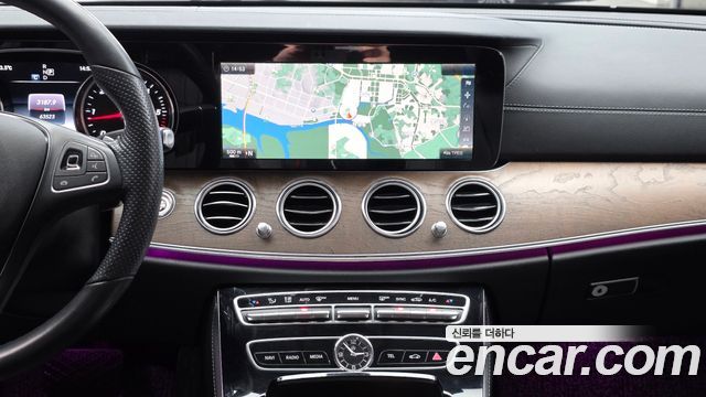 Mercedes-Benz E-Class 2017 — photo 13