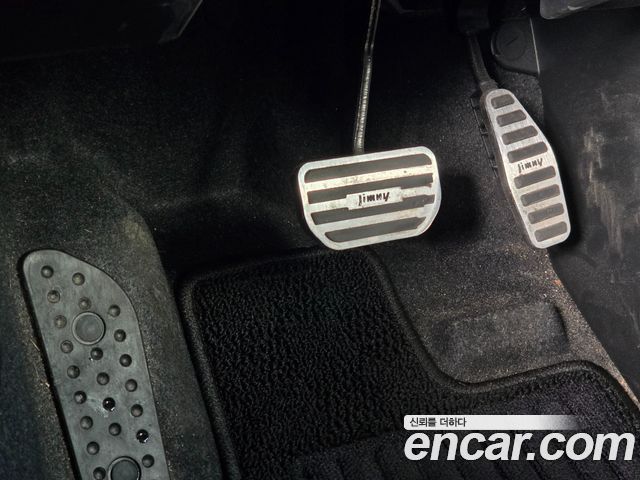 Suzuki Jimny 2021 — photo 16