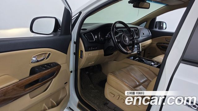 Kia Canival 2016 — photo 13