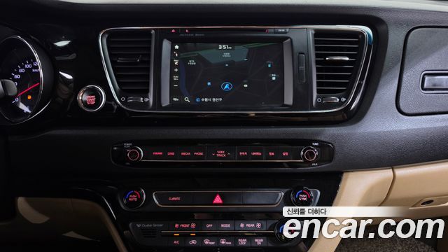 Kia Canival 2016 — photo 19