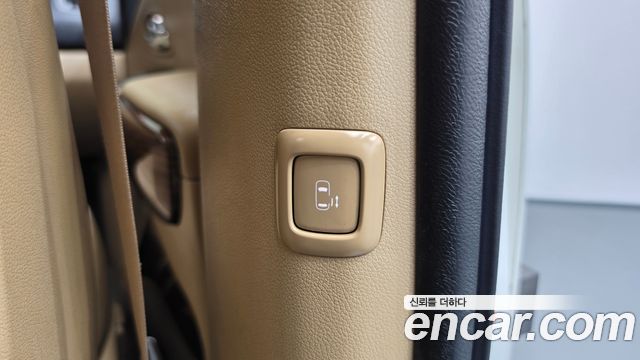 Kia Canival 2016 — photo 24