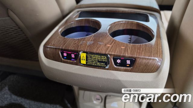 Kia Canival 2016 — photo 27