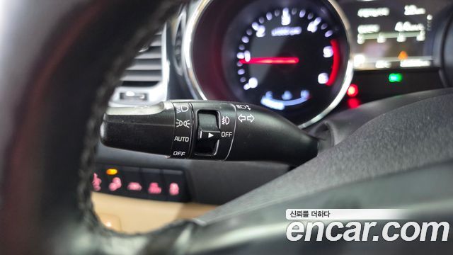 Kia Canival 2016 — photo 31