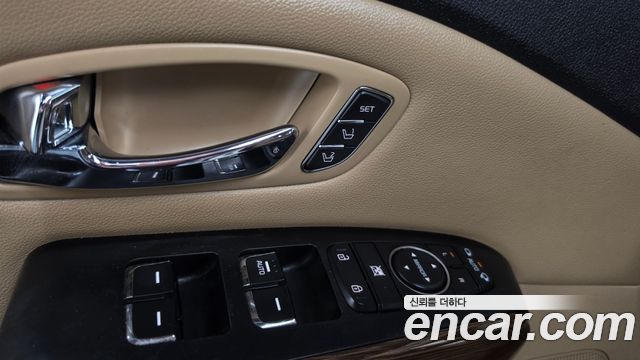 Kia Canival 2016 — photo 32
