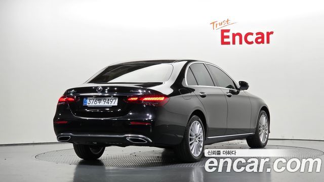 Mercedes-Benz E-Class 2021 — photo 2