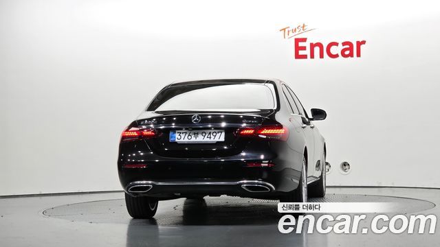 Mercedes-Benz E-Class 2021 — photo 4