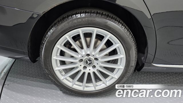 Mercedes-Benz E-Class 2021 — photo 5