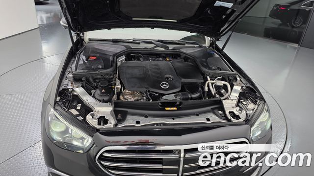 Mercedes-Benz E-Class 2021 — photo 6