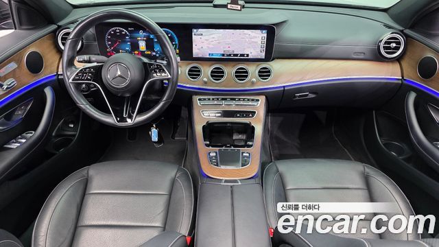 Mercedes-Benz E-Class 2021 — photo 10