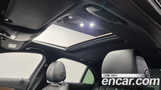 Mercedes-Benz E-Class 2021 — photo 25