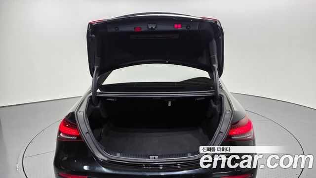 Mercedes-Benz E-Class 2021 — photo 26