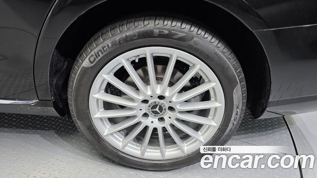 Mercedes-Benz E-Class 2021 — photo 7