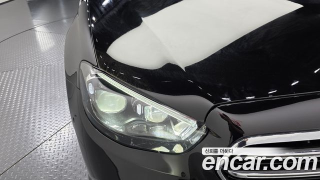 Mercedes-Benz E-Class 2021 — photo 8