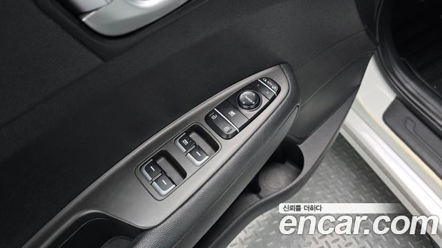 Kia K5 2018 — photo 21