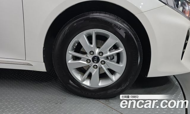 Kia K5 2018 — photo 7