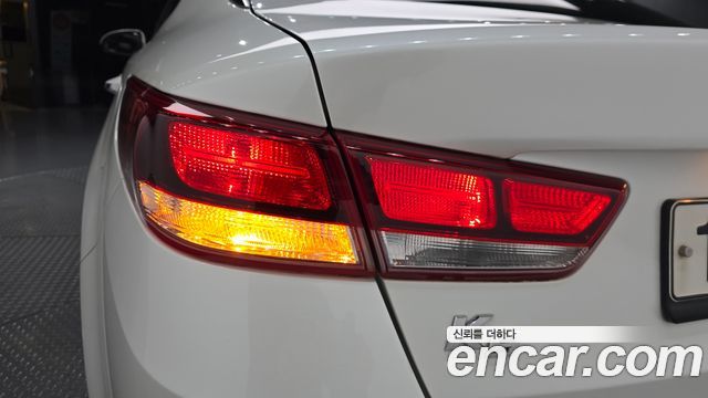 Kia K5 2018 — photo 9