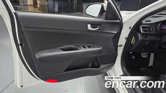 Kia K5 2018 — photo 14