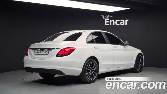 Mercedes-Benz C-Class 2019 — photo 2