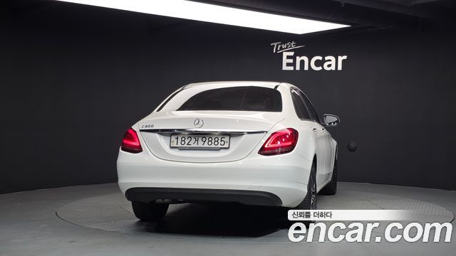 Mercedes-Benz C-Class 2019 — photo 4