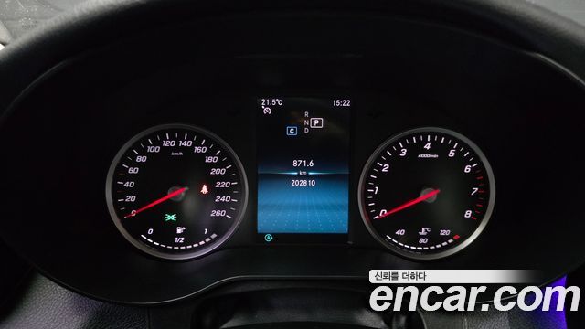 Mercedes-Benz C-Class 2019 — photo 8