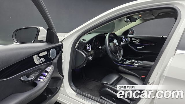 Mercedes-Benz C-Class 2019 — photo 10