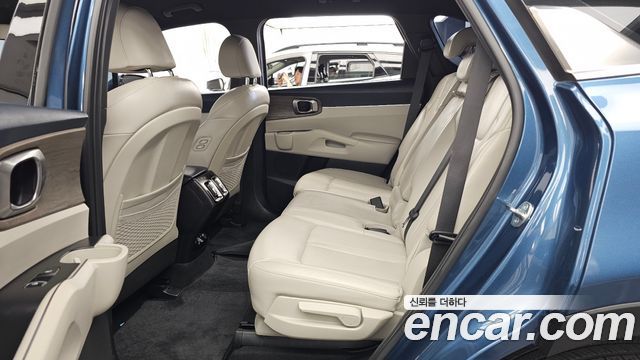 Kia Sorento 2023 — photo 16