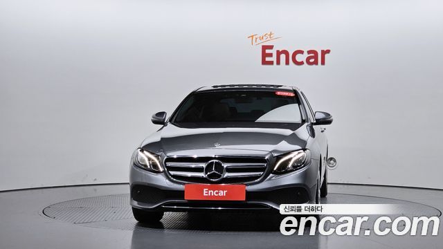 Mercedes-Benz E-Class 2018 — photo 3