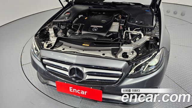 Mercedes-Benz E-Class 2018 — photo 6