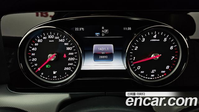 Mercedes-Benz E-Class 2018 — photo 11