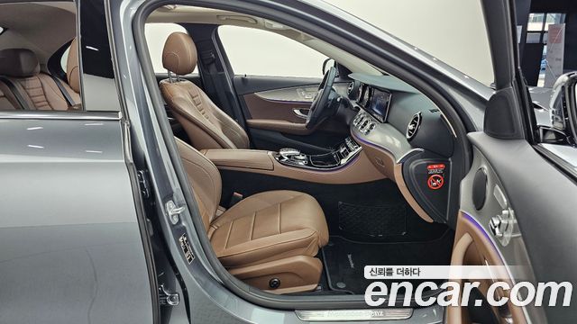 Mercedes-Benz E-Class 2018 — photo 17