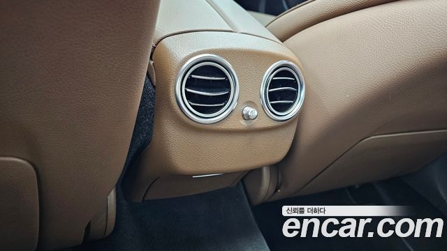 Mercedes-Benz E-Class 2018 — photo 24