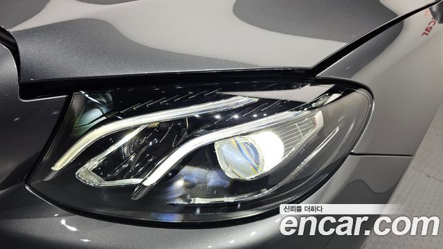 Mercedes-Benz E-Class 2018 — photo 8