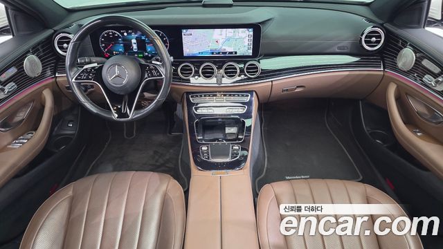 Mercedes-Benz E-Class 2021 — photo 7