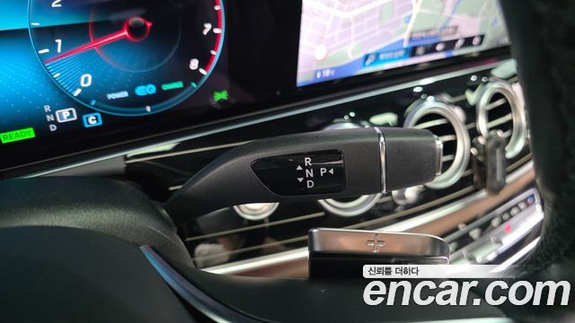 Mercedes-Benz E-Class 2021 — photo 9