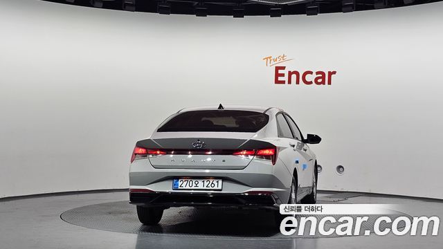 Hyundai AVANTE 2023 — photo 4
