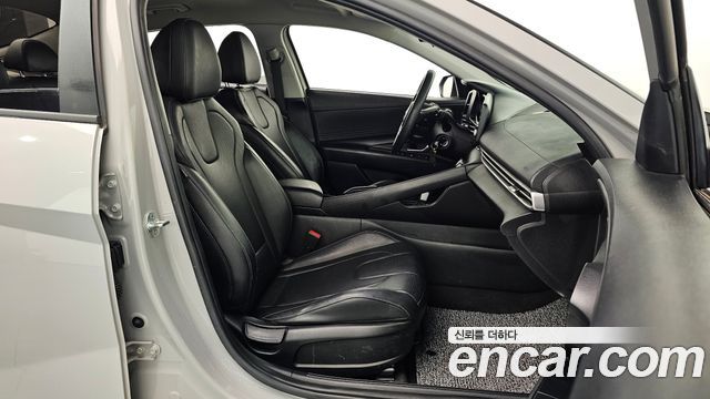 Hyundai AVANTE 2023 — photo 18