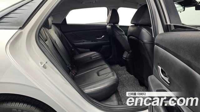 Hyundai AVANTE 2023 — photo 19