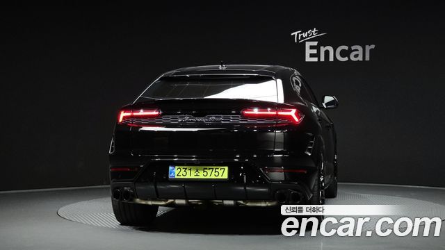 Lamborghini Urus 2026 — photo 4