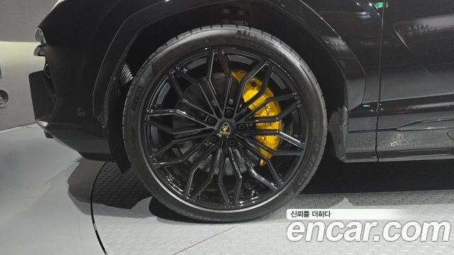 Lamborghini Urus 2026 — photo 5