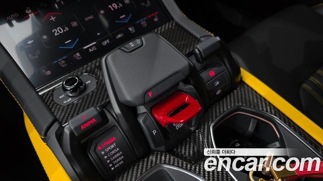 Lamborghini Urus 2026 — photo 12