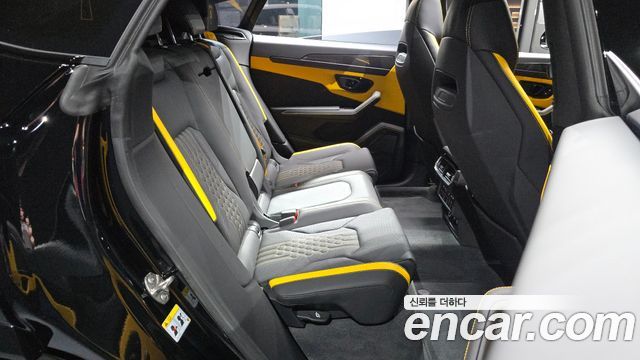 Lamborghini Urus 2026 — photo 17