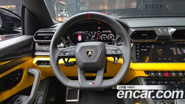 Lamborghini Urus 2026 — photo 19
