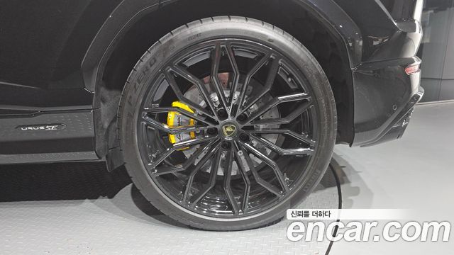 Lamborghini Urus 2026 — photo 7