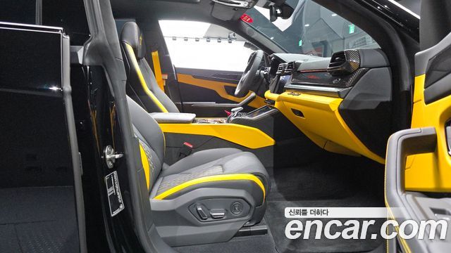 Lamborghini Urus 2026 — photo 16