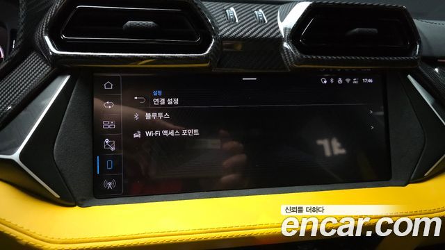 Lamborghini Urus 2026 — photo 30