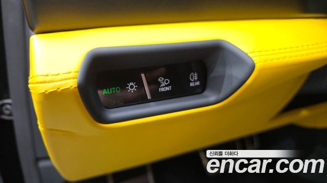 Lamborghini Urus 2026 — photo 35