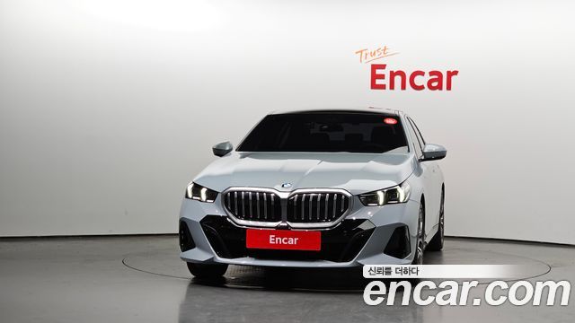 BMW 5-Series 2024 — photo 3
